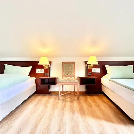 2-4 Pers Wlan Und Parkplatz, Hdz Und Kliniken In Der Naehe, Direkt An Der A2 Und A30 Gelegen لونه