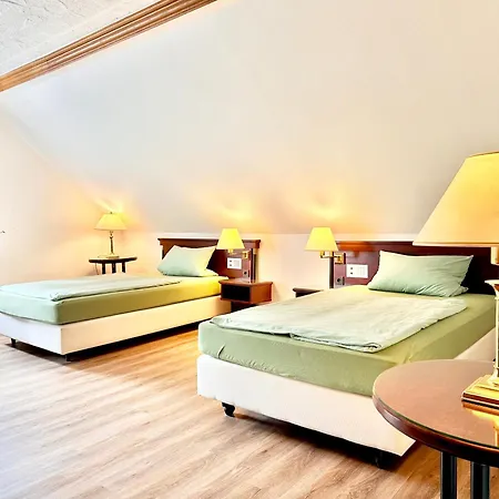 Apartment 4 Pers Wlan Und Parkplatz, Hdz Und Kliniken In Der Naehe, Direkt An Der A2 Und A30 Gelegen