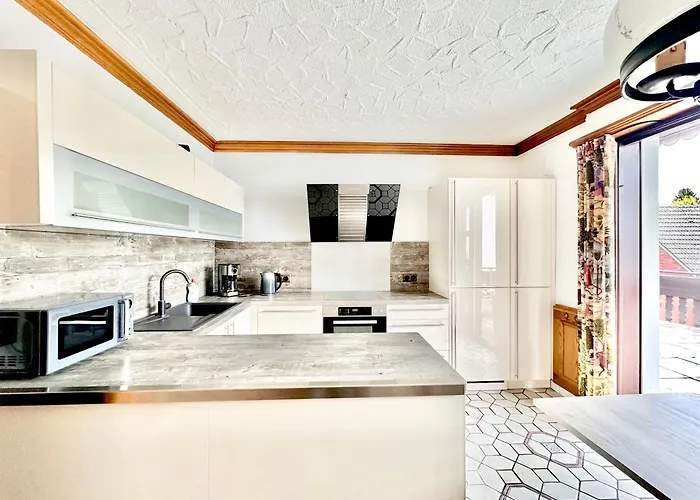 Appartamento 2-4 Pers Wlan Und Parkplatz, Hdz Und Kliniken In Der Naehe, Direkt An Der A2 Und A30 Gelegen