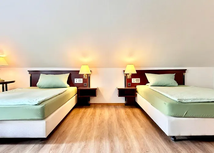 2-4 Pers Wlan Und Parkplatz, Hdz Und Kliniken In Der Naehe, Direkt An Der A2 Und A30 Gelegen Lohne (North Rhine-Westphalia)